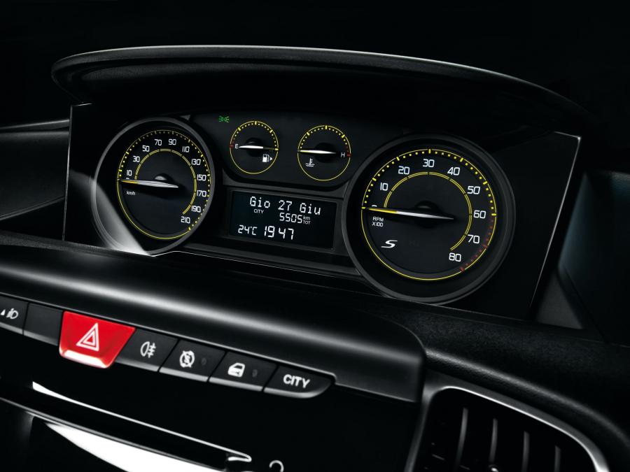  Lancia Ypsilon S by MomoDesign 2013 года  (фото 10 из 37)